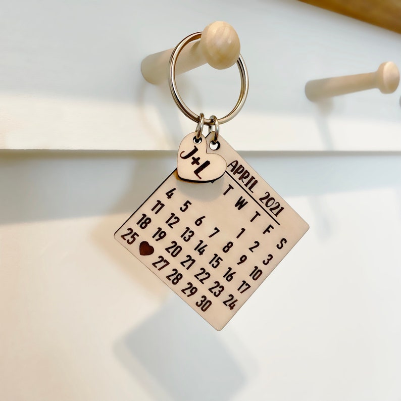 Calendar Keychain Special Date Meaningful Gift Favorite Day Valentine Day Gift